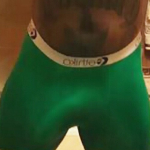 lamarworld:  The Game bulge