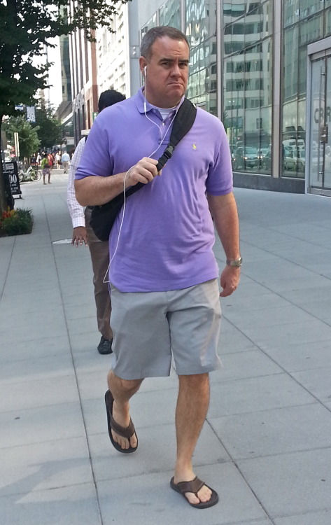 realcandidmen: Solid bull Daddy beef in his prime.