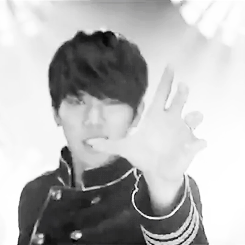    UKISS hand porn in Alone   