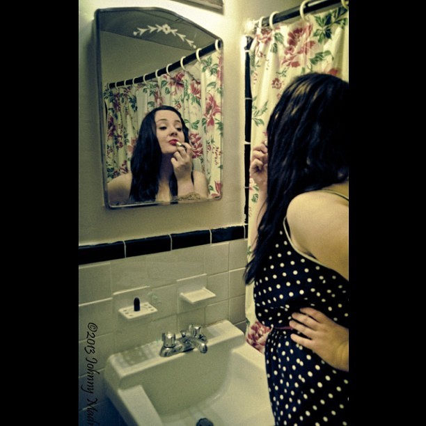💄💔💋 #mirror #shoot #vintage #mac #lipstick