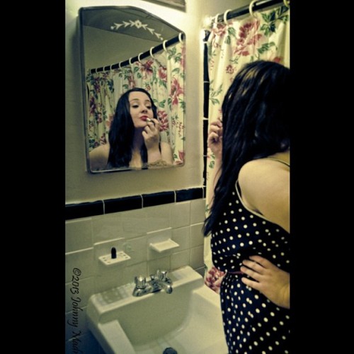💄💔💋 #mirror #shoot #vintage #mac #lipstick