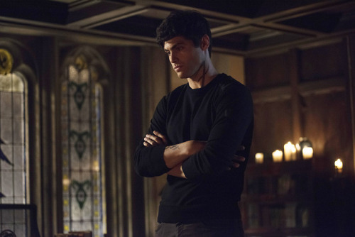 Luke, Magnus, & Alec in new stills from 3x11 “Lost Souls”