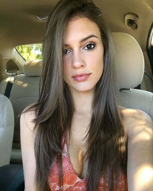 divinusvenustas:Betsy Alvarez