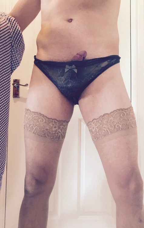 stinson1: inknpanties:  cdbuzz8519: I’m supposed to be getting ready for work. Find myself get