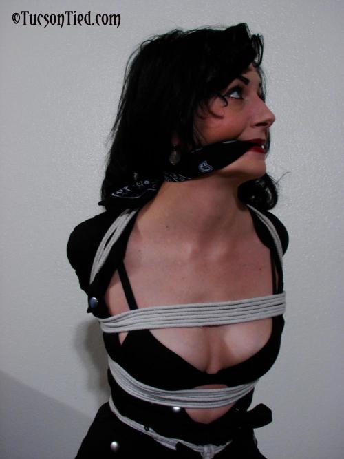 bondagehedgehog:  Nyxon