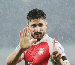 unclejetpack:  Super underrated. Giroud is a fantastic player.