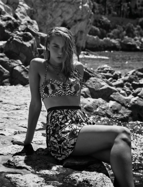 forthosewhocravefashion:  Avril Alexander for Cosmopolitan Australia 2013