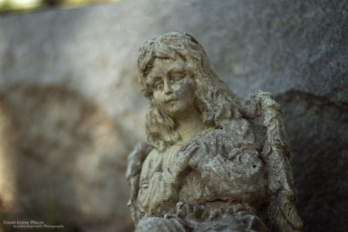 Forlorn statuette