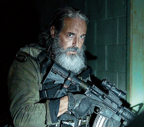 JEFFREY PIERCE As Tommy Perry In THE LAST OF US (2023 ) Episode 1.04 Please Hold To My Hand