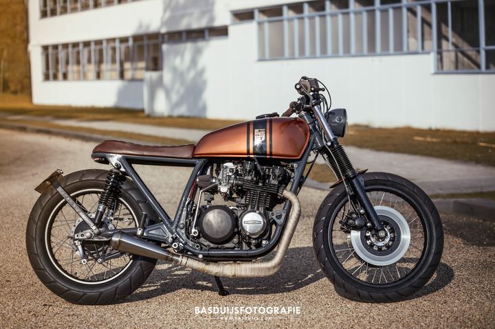 caferacerpasion:  🏁 Made in 1978? Kawasaki Z650 ‪Brat Style‬ by Wrench Kings.Quién