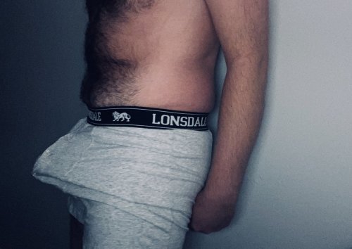 guyspitchingtents:  workeradam:  my bulge