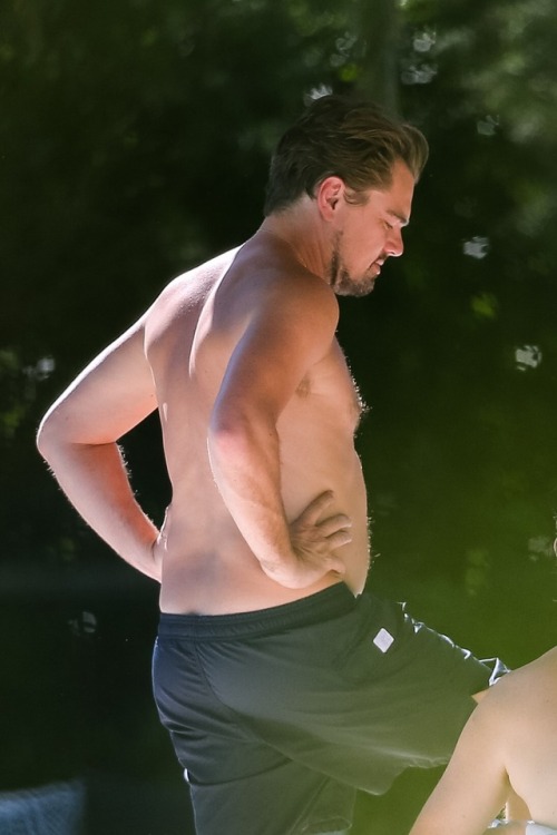 Leonardo DiCaprio The Actor Has Been Showing Off The Extra Pounds Hes Added To His Glorious Dad Bod