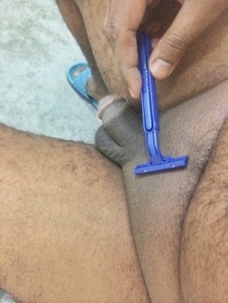 arab-full-body:  After Shaving   