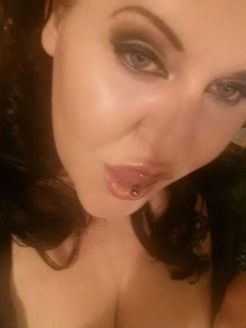 Wow, those eyes & lips!