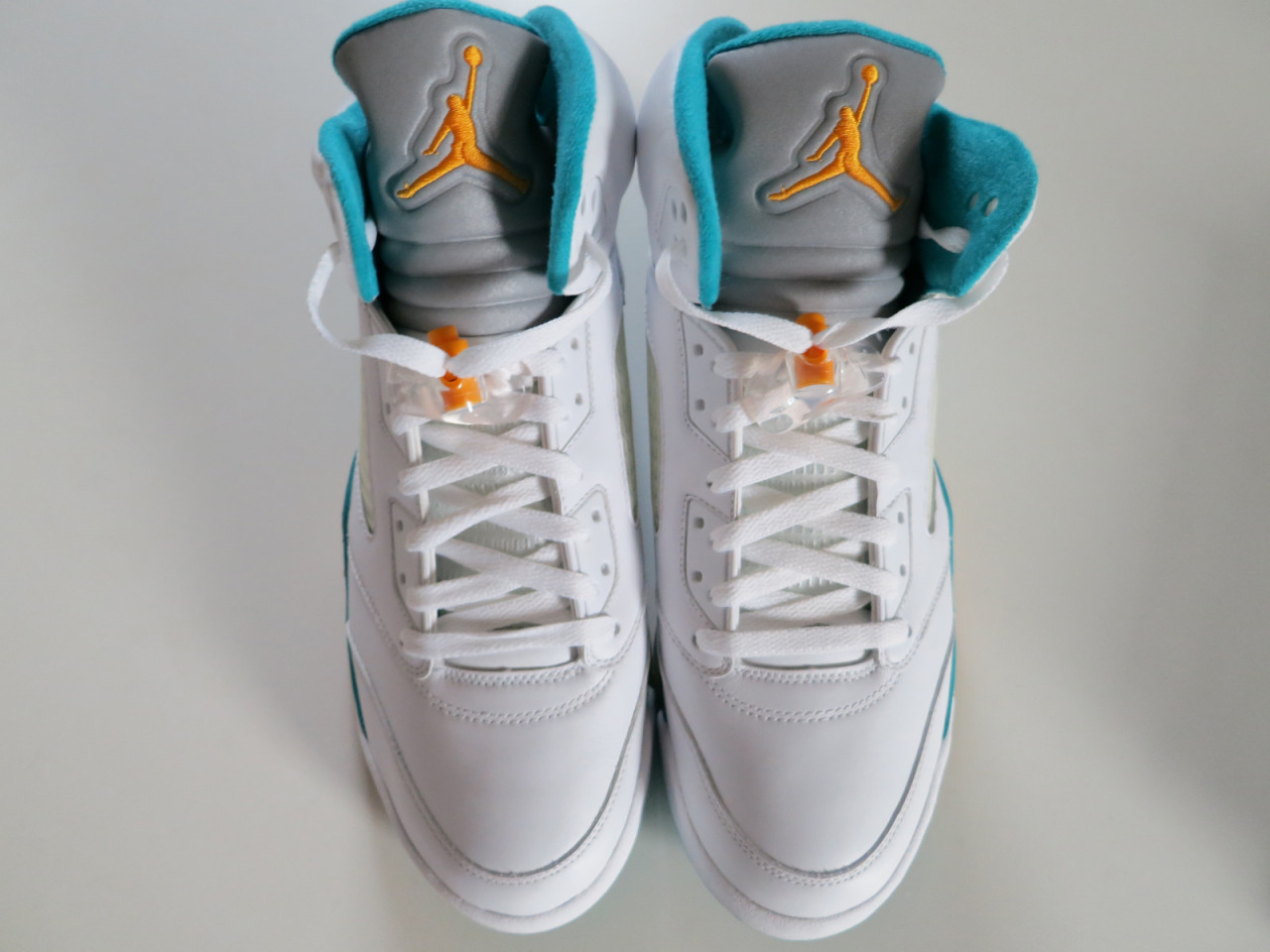 only-kicks:  Air Jordan V ‘Chris Paul “Hornets” PE’ theeese make me want