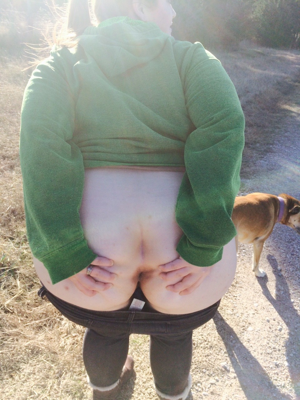 megabooty:  Took a little walk and I felt like flashing my asshole outside!  Pawg