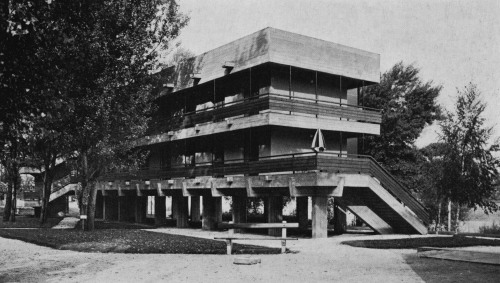 fuckyeahbrutalism:  Shore Buildings, Budapest, Hungary, 1960s (Làszlo Ivànyi) 