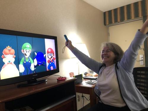 welovegamingz: My mother, who I barley see due to college, decided to come up for my 20th. She also 