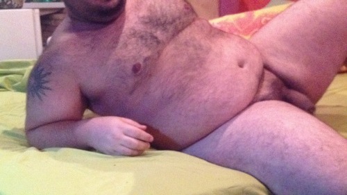 housebearsofatlanta:  thefeyinmysoulisonfire:  Hullo :3   Really hot guy 
