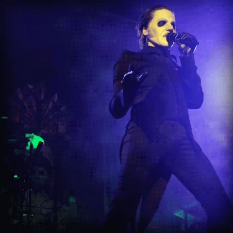 undeclaredmilk: move those hips, little man channel your inner Prince