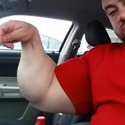 keepemgrowin:  Bloated, massive and still growing…pecmanto:  Bloated freak muscle.  Fuck yea.