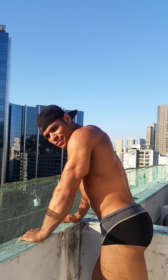 pooky24:  brazilmen:   brazilian escort Douglas Ferraz brazilmenblog.blogspot.com.br