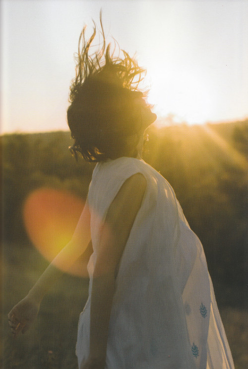 voz48reloaded:  Ikuta Erika 1st Photobook 「Tenchou」