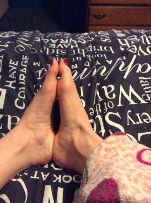 wvfootfetish: rahooray:fidlar-lover: My girlfriend perfect red toes  #feet #teen #sex #porn #footjob
