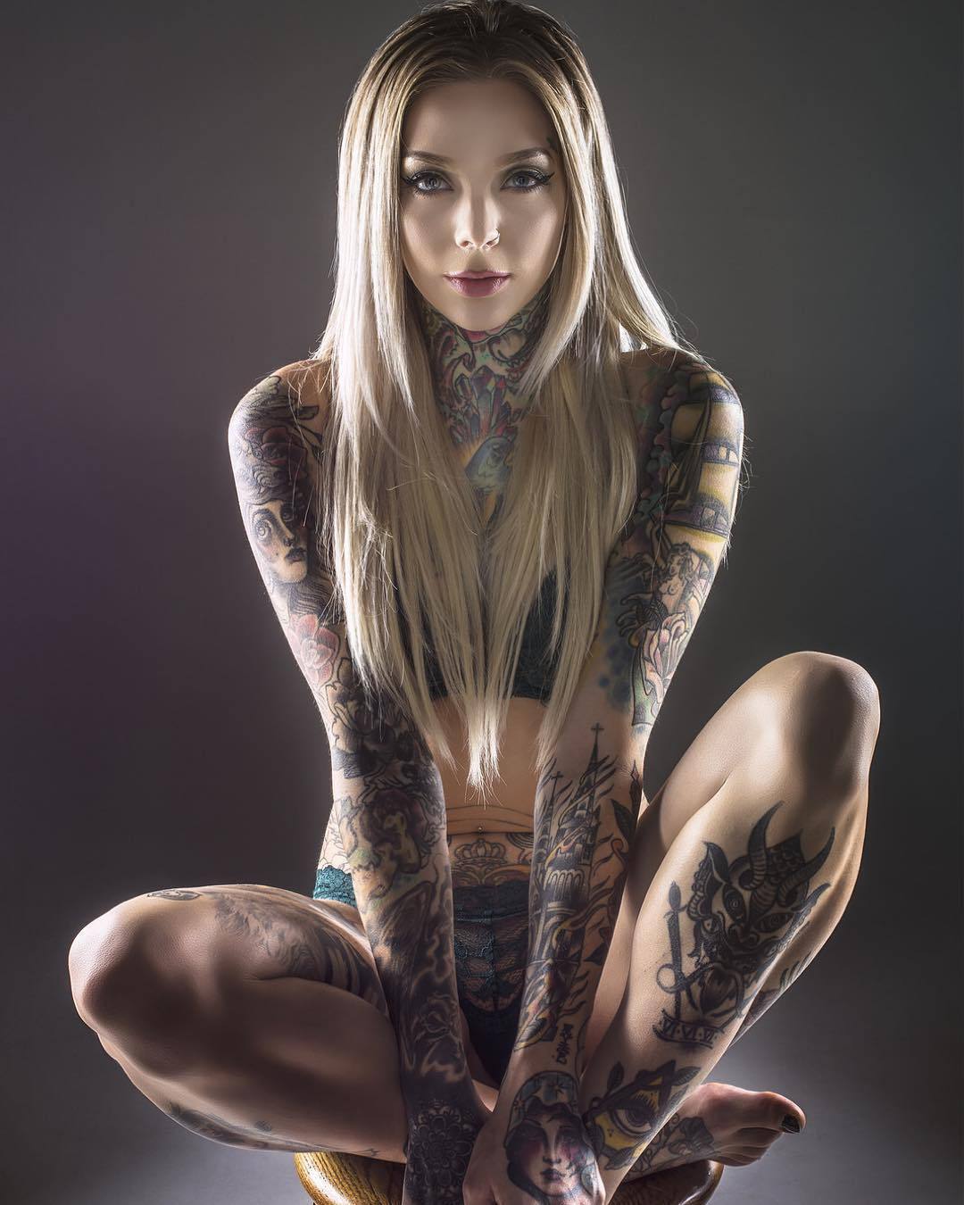 s-uiiciide:  inked girls - http://s-uiiciide.tumblr.comfollow suiiciide #inked #inkedsexy