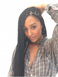 ctron164:  torisoulphoenix:  yin-meets-yang:  Tia Mowry in braids is everything I’ve ever dreamed of  Werk!!!!!!!  NICE   Oooooo damn!