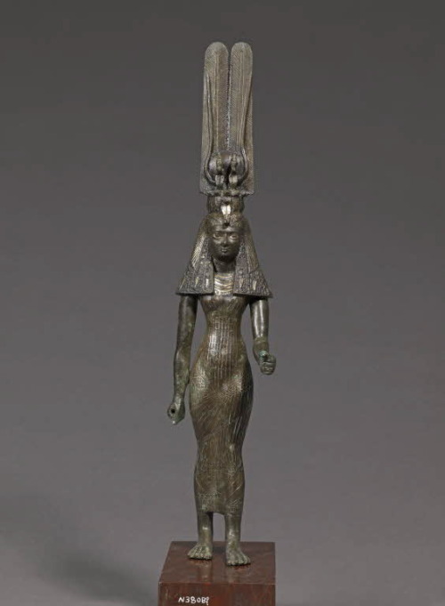 Statue of goddess Isis or  Hathor 25th dynasty or Late Period, 715 - 332 BC