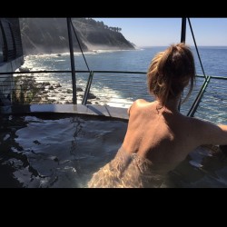 soakingspirit:  What is it they always say??… “When in Rome”, “Live a little”, “bring your green hat we’re going streaking” “snoop where are you” #teambirthdaysuit  #ifyoucantbeatthemjointhem  #hippiechiq ✌️❤️💡#esalenhotsprings