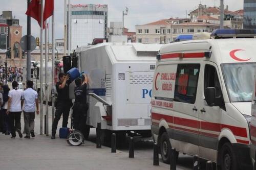 callisto4eva:occupygezipics:Police pouring some kind of liquid inside the water tank of a riot vehic