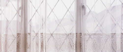 odairannies:“Feels strange to be going home, doesn’t it? I’m not going home. Not really.”Harry Potte