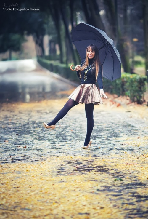 Golden rain. Via Nameless Fashion Blog.