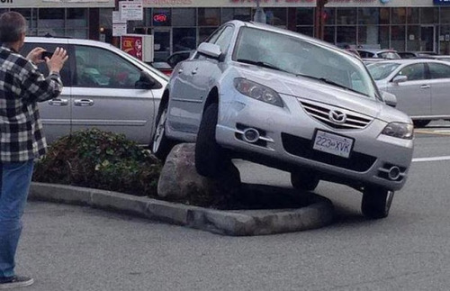 pr1nceshawn:  Some people make parking way more difficult than it needs to be. 