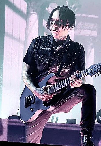 Ricky Singing Porcelain ( X )