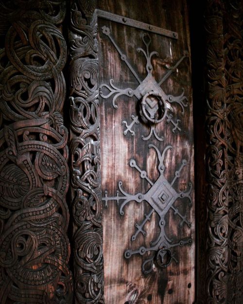 valkyrjacom: • An old portal to a new period • #medieval #stavkirke #stavechurch #garð