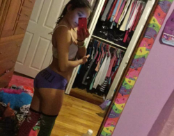 hornybi15yearoldgirl:  Hi every one!   Hey hotie