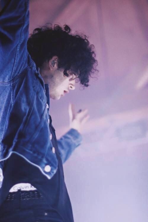 healysquads:Matty at midland kc12/05/15 , also yes that pose