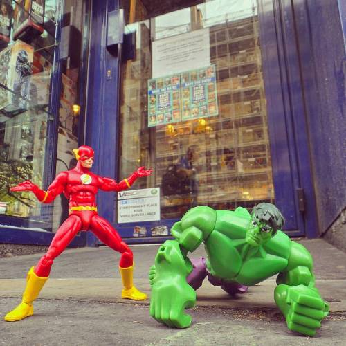 #Hulk a raté le #FreeComicBookDay 2016! 😭😭😭 #Flash #DCcomics #Marvel #Hasbro #toy #AlbumComics (à Album Comics Paris)