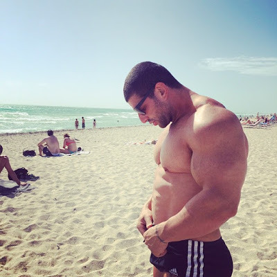 mauriciosouzafilho:  Amigão, vem aqui pra eu tirar essa sunga, vem 
