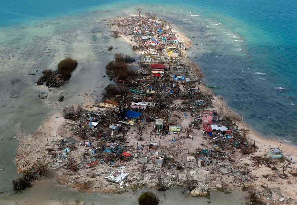 Filipinas tras el tifón: “Hay mucha hambre y sed, hay islas que continúan incomunicadas”(AP)