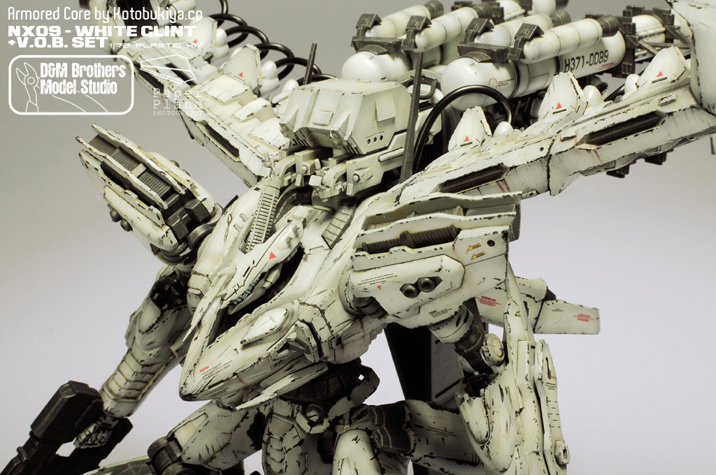 rhubarbes:  Kotobukiya 1/72 NX09 White Glint   V.O.B. Set: Work by D&amp;M Brothers