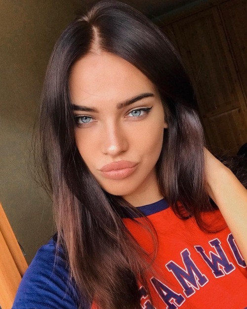uniquedollface:  Dasha Dereviankina