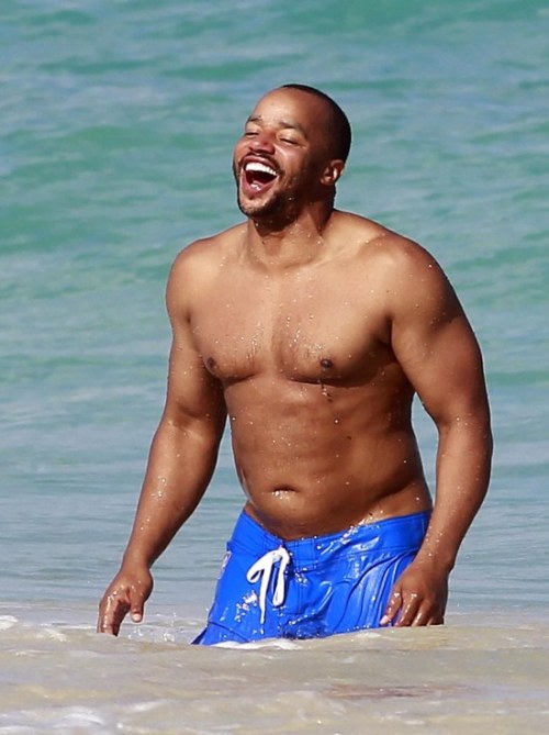 blackdaddyissues:  Beefy Donald Faison  porn pictures