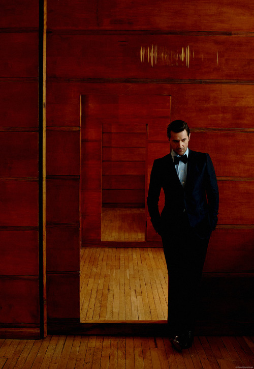 guylty: richardcfarmitage: Richard Armitage by Blair Getz Mezibov Esquire UK, December 2013:  T