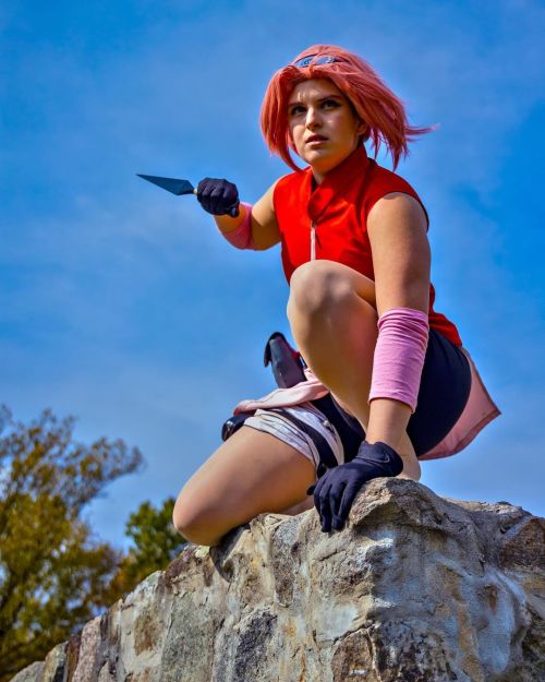 It’s Friday! Yeaaaa. Here’s a flashback to fall with my og sakura cosplay! by @shanem201 #Anime #man