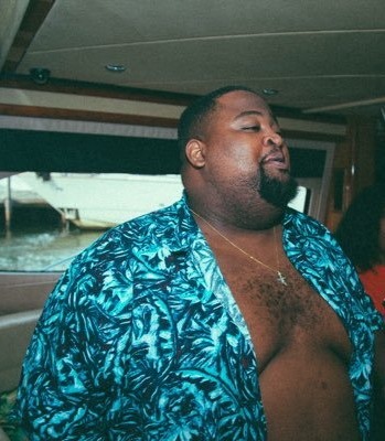 phat4eva:  4blkbearschubsncubs:  More Lunchmoney Lewis!  A fully shirtless pic of him please!  Mmmmm