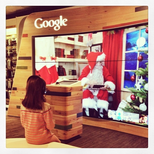 #Hangout avec le #PèreNoël #SantaClaus #Google (à Fnac)